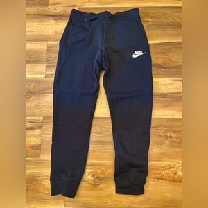 Nwt Nike joggers  Girls Large